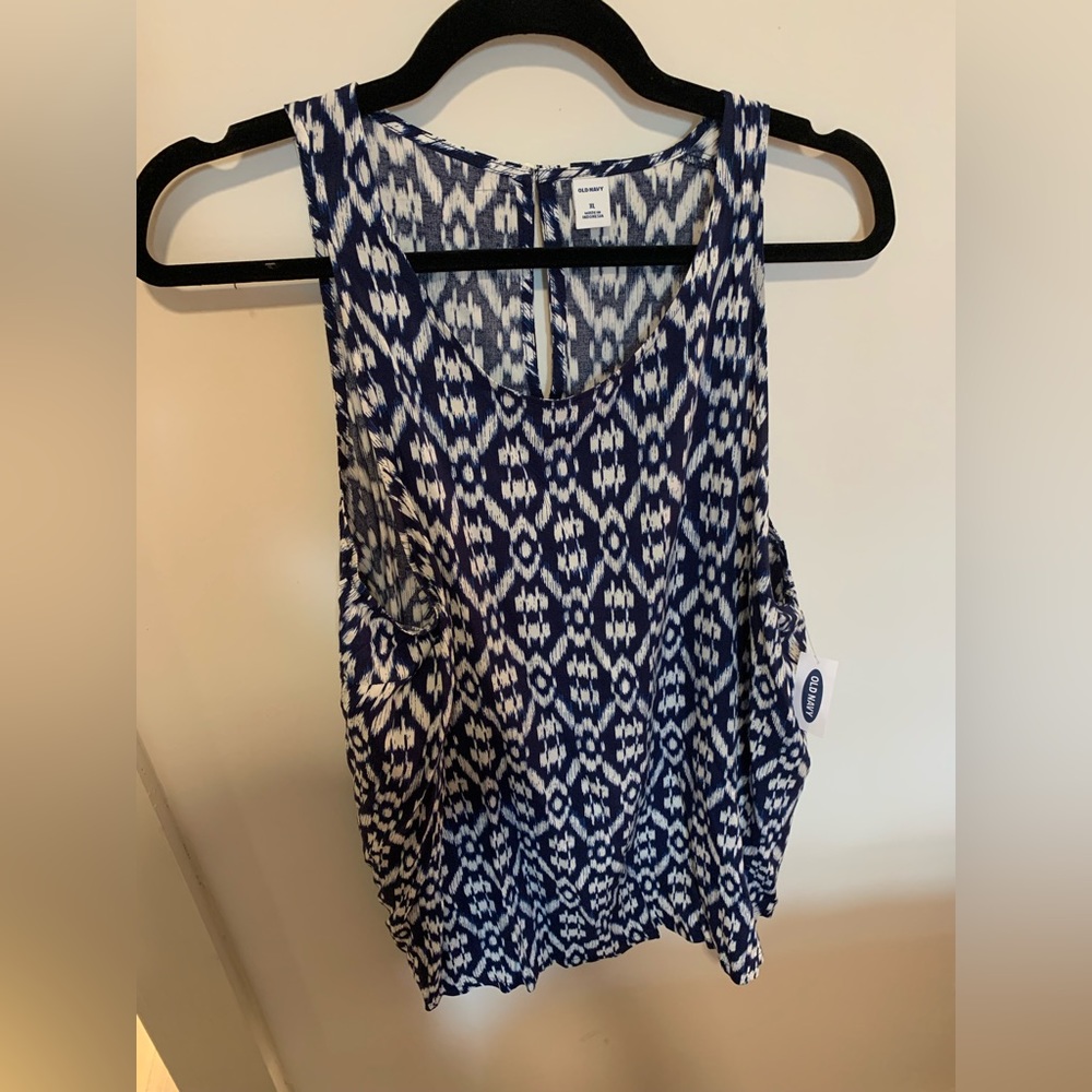 Old Navy Aztec print tank navy NWT